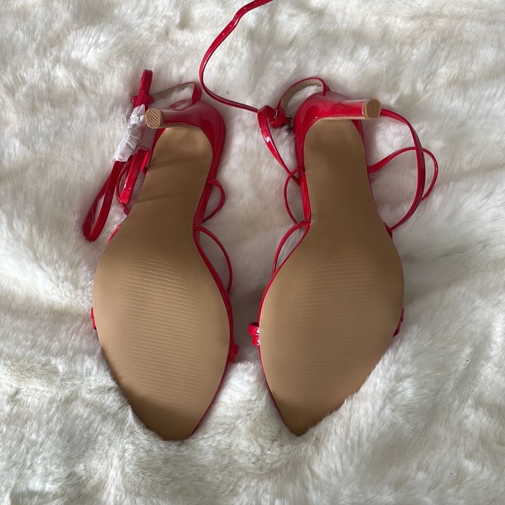 Red heels - Picture 2 of 4